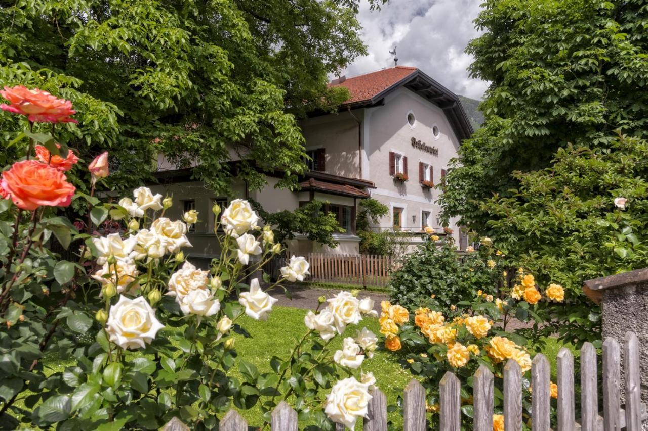 Hotel Brueckenwirt Novacella Esterno foto
