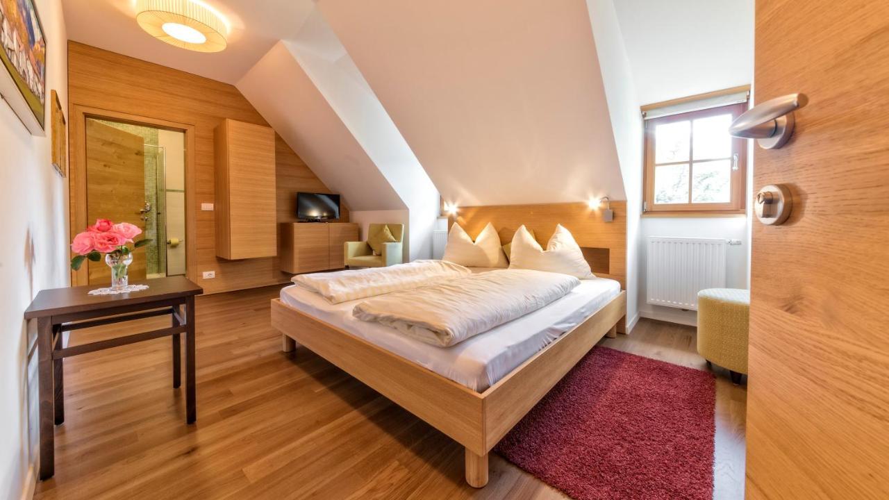 Hotel Brueckenwirt Novacella Esterno foto