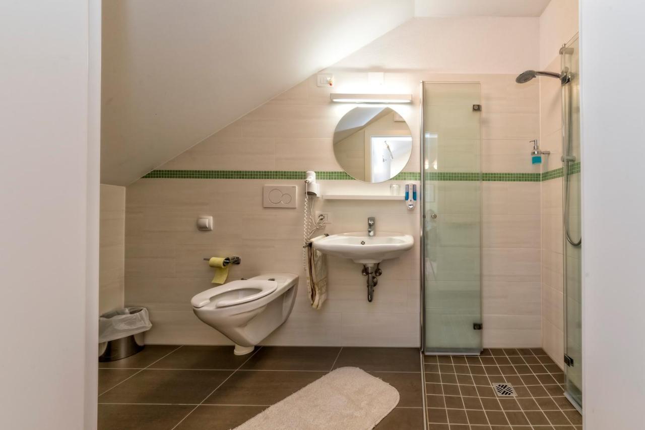 Hotel Brueckenwirt Novacella Esterno foto